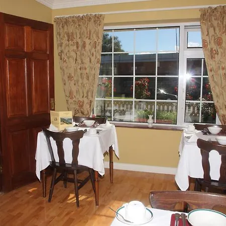 O'mahonys Hotel